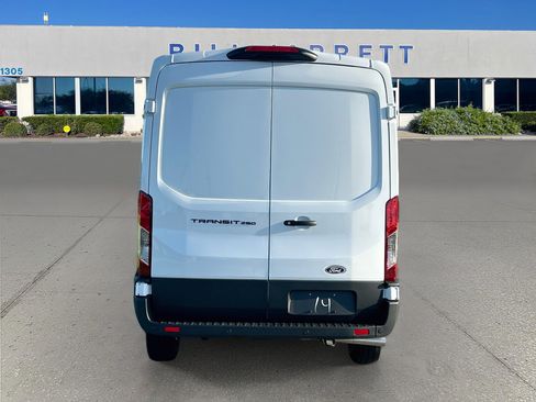 New 2026 Ford Transit 250 148 Medium Roof w/ Load Area Protection Package RWD image 5