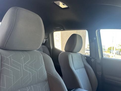 Used 2019 Toyota Tacoma TRD Off-Road w/ Technology Package AWD/4WD image 16