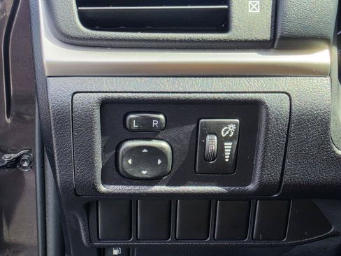 Used 2013 Lexus CT 200h w/ Premium Pkg w/Navigation FWD image 20
