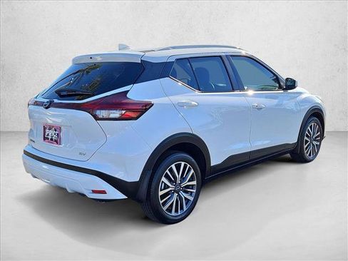 Certified 2023 Nissan Kicks SV image 5
