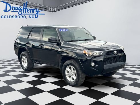 Used 2014 Toyota 4Runner SR5 AWD/4WD image 7