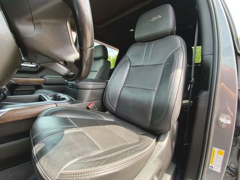 Used 2021 Chevrolet Silverado 1500 High Country w/ Technology Package AWD/4WD image 19