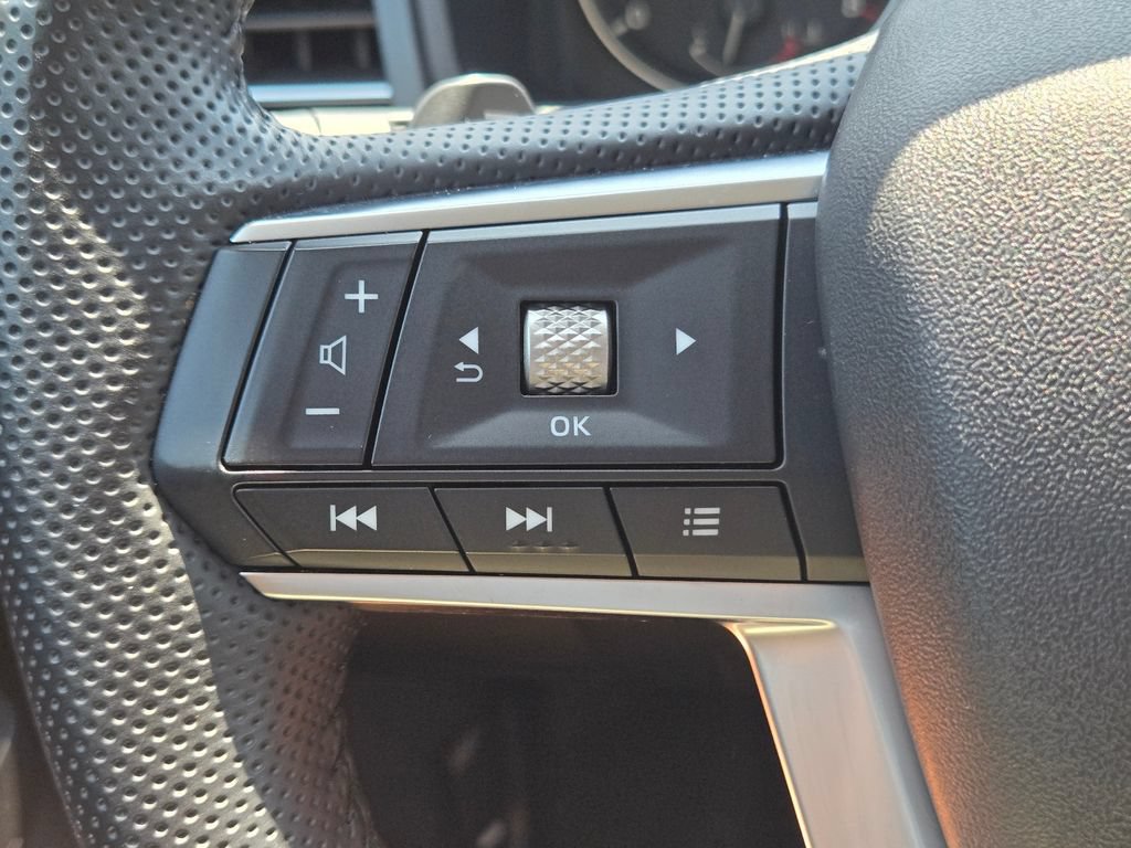 Used 2025 Mitsubishi Outlander SE AWD/4WD image 24