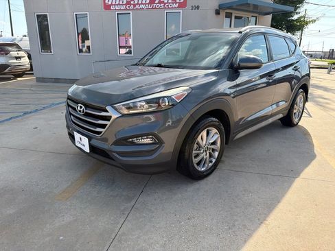 Used 2018 Hyundai Tucson SEL FWD image 2