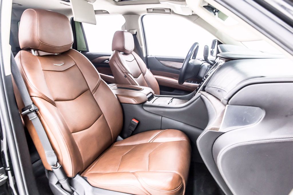 Used 2019 Cadillac Escalade Premium Luxury RWD image 32