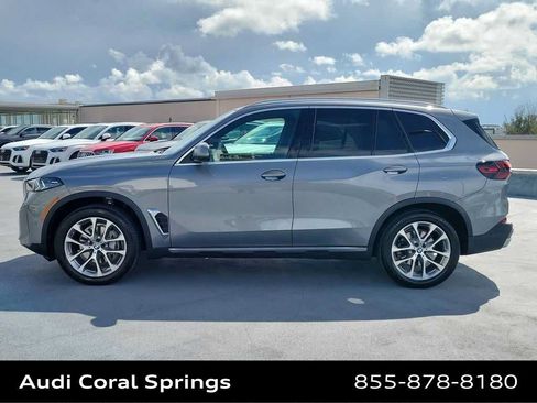 Used 2024 BMW X5 sDrive40i w/ Premium Package RWD image 3