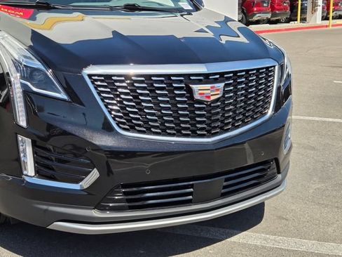 Certified 2024 Cadillac XT5 Premium Luxury w/ Technology Package FWD image 8