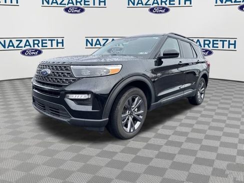 Used 2023 Ford Explorer XLT w/ Equipment Group 202A image 3