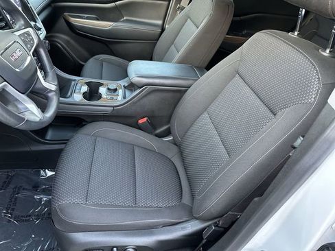 Used 2023 GMC Acadia SLE w/ Driver Convenience Package image 16