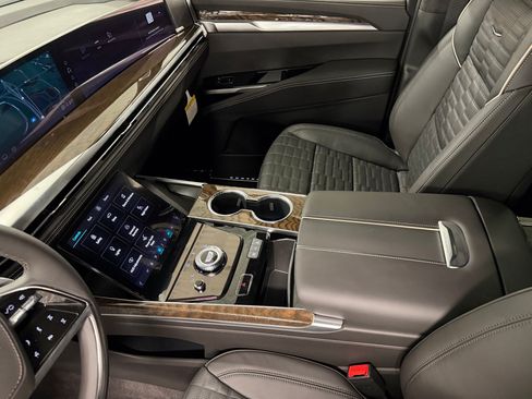 New 2026 Cadillac Escalade Platinum Sport AWD/4WD image 19