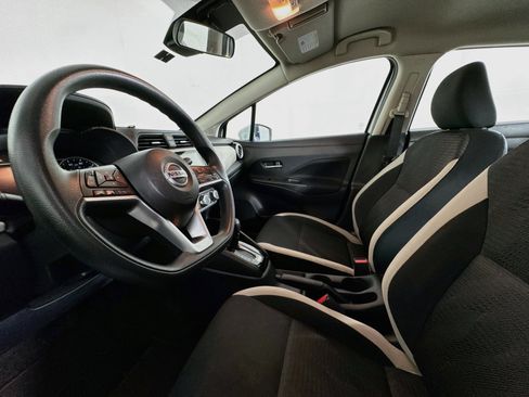 Used 2022 Nissan Versa SV FWD image 15