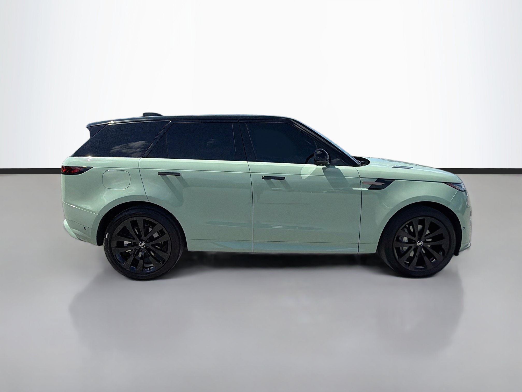 Used 2025 Land Rover Range Rover Sport Dynamic SE AWD/4WD image 6