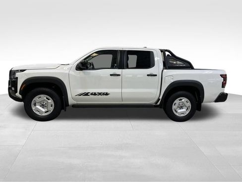 Used 2024 Nissan Frontier SV w/ Hardbody Edition AWD/4WD image 2