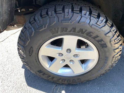 Used 2013 Jeep Wrangler Sport AWD/4WD image 27