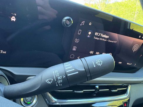 New 2025 Buick Envista Avenir FWD image 15