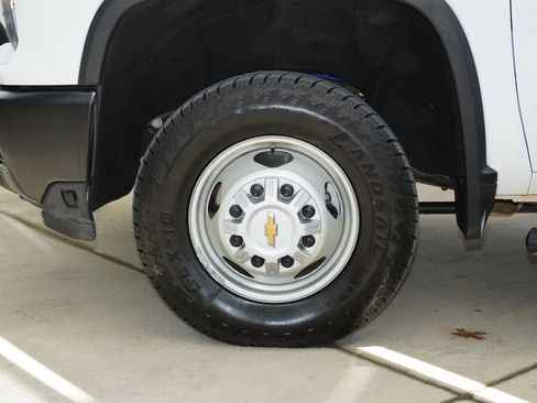 Used 2024 Chevrolet Silverado 3500 W/T AWD/4WD image 10