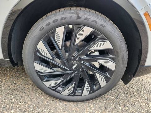 New 2026 Lincoln Nautilus Reserve AWD/4WD image 17