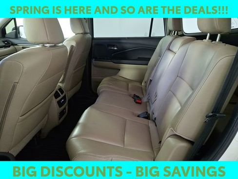 Used 2017 Honda Pilot Touring image 11
