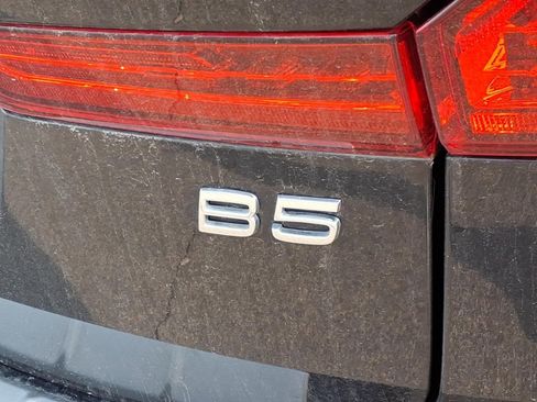 Used 2022 Volvo XC60 B5 Inscription w/ Protection Package Premier FWD image 6