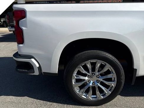 Used 2019 Chevrolet Silverado 1500 High Country w/ Trailer Camera Package AWD/4WD image 11