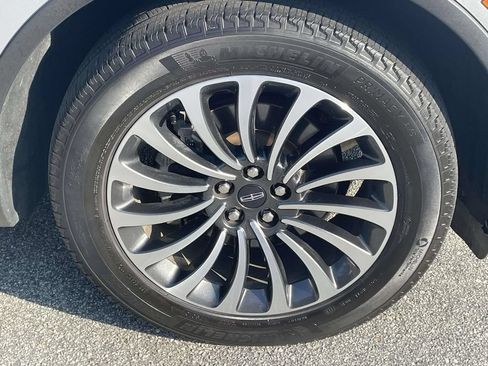 Used 2023 Lincoln Aviator Reserve AWD/4WD image 8