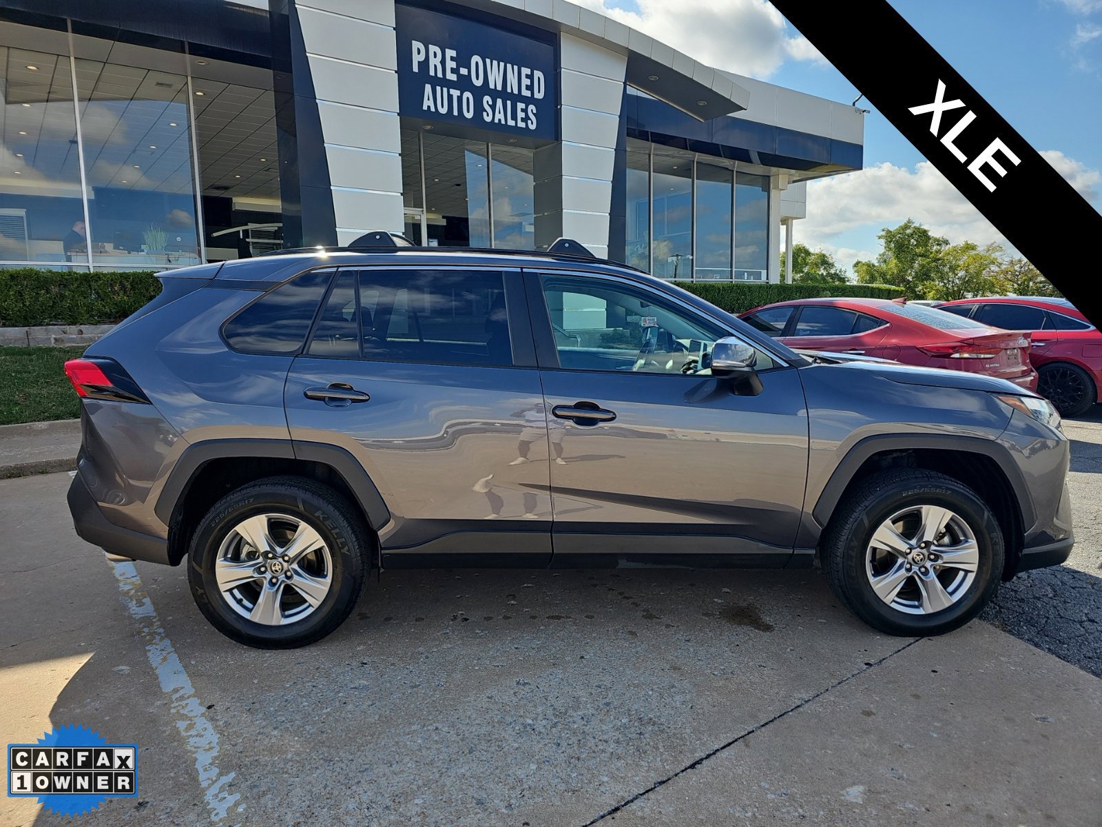 Used 2025 Toyota RAV4 XLE AWD/4WD image 2