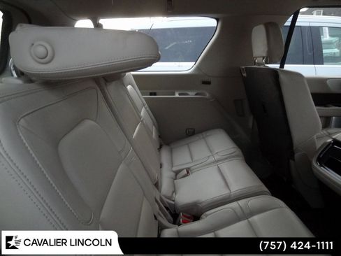 Used 2021 Lincoln Navigator L Reserve w/ Luxury Package image 10