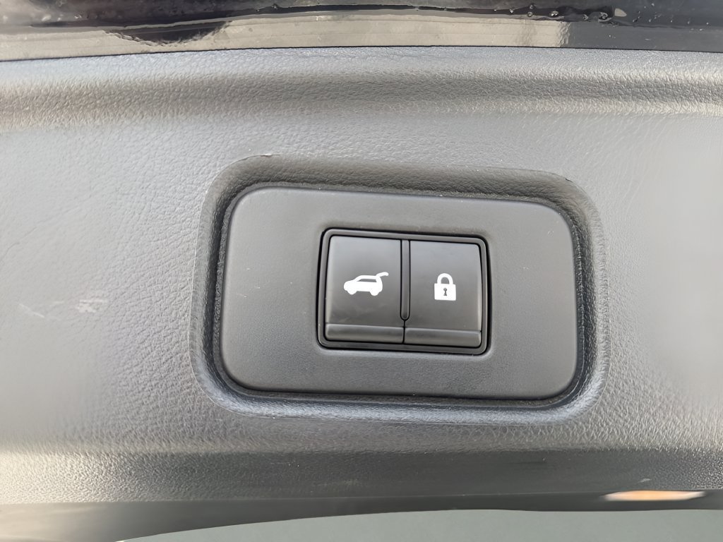 Used 2023 Nissan Pathfinder Platinum w/ Cargo Package AWD/4WD image 31
