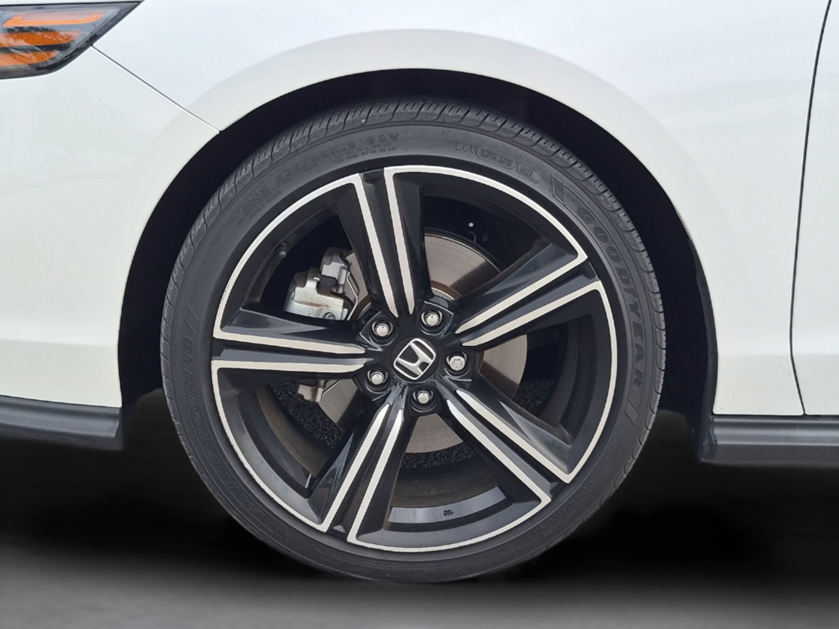 Used 2024 Honda Accord Sport image 30
