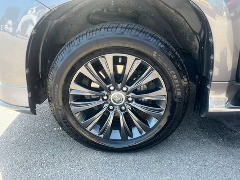 Used 2021 Lexus GX 460 Premium w/ Accessory Package AWD/4WD image 29