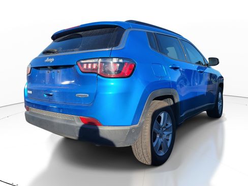 Used 2022 Jeep Compass Latitude w/ Convenience Group FWD image 4