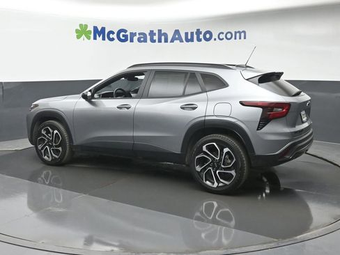 Used 2024 Chevrolet Trax RS w/ Sunroof Package image 24