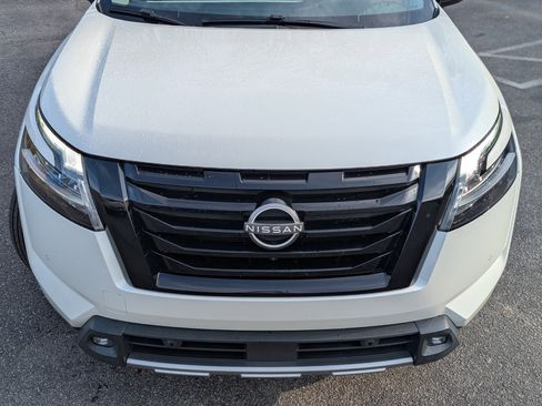 Used 2022 Nissan Pathfinder SL w/ Lighting Package (N92) image 12