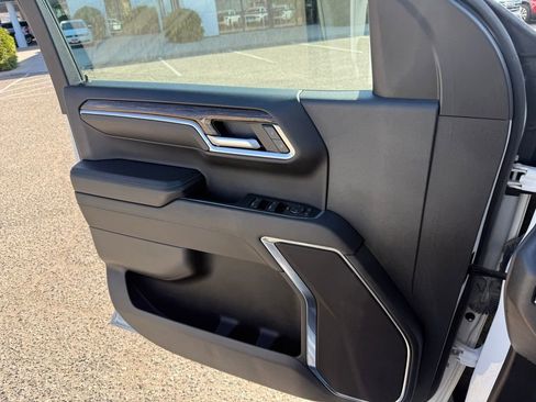 Used 2024 GMC Sierra 1500 Elevation w/ LPO, Elevation Black Package AWD/4WD image 9