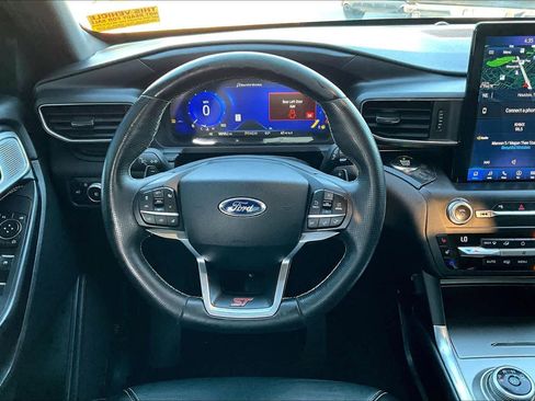 Used 2020 Ford Explorer ST w/ ST Street Pack image 5