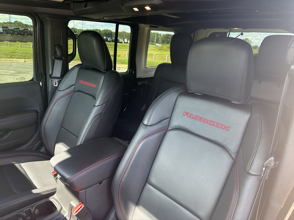 Used 2025 Jeep Wrangler Unlimited Rubicon AWD/4WD image 18