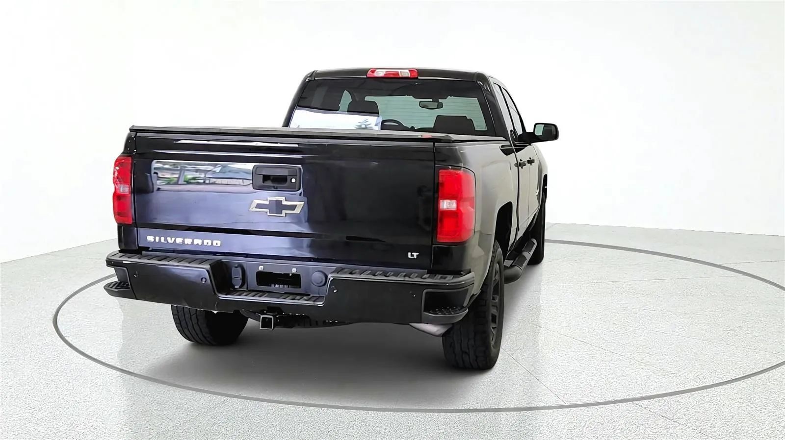 Used 2017 Chevrolet Silverado 1500 LT w/ Midnight Edition AWD/4WD image 8