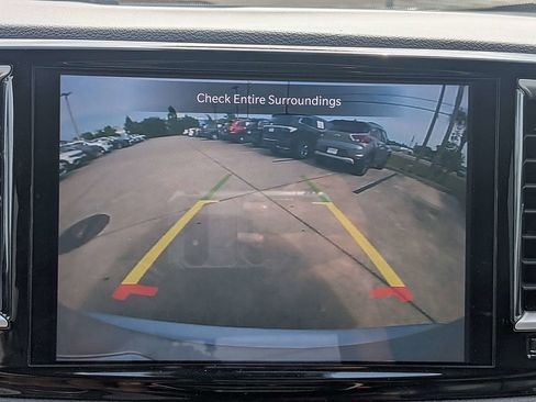 Used 2024 Chrysler Pacifica Touring-L FWD image 21