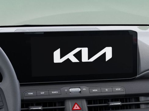 New 2025 Kia K4 LXS image 16