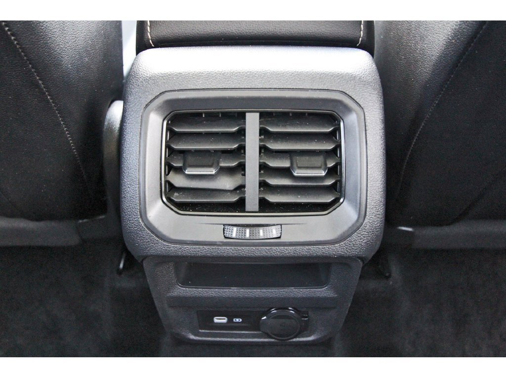 Used 2022 Volkswagen Tiguan SE AWD/4WD image 15