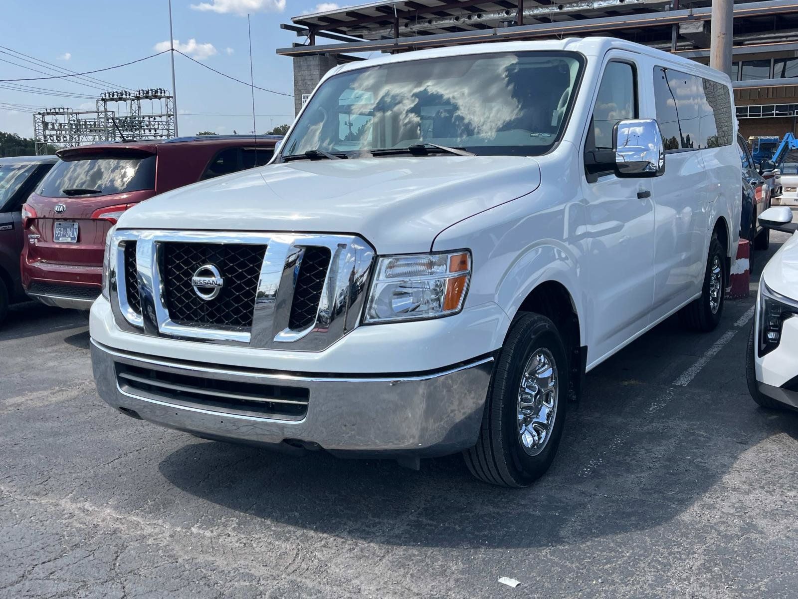 Used 2021 Nissan NV 3500 SV RWD image 3
