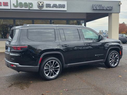 Used 2022 Jeep Wagoneer Series III w/ Premium Group I image 37