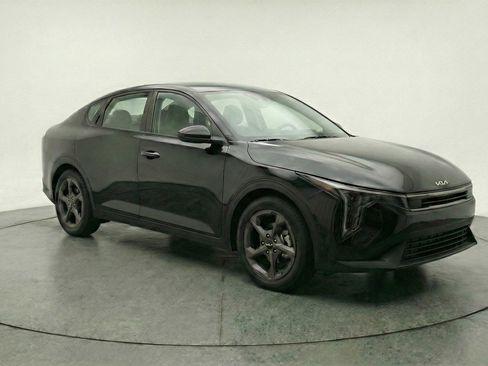 Used 2025 Kia K4 FWD image 1