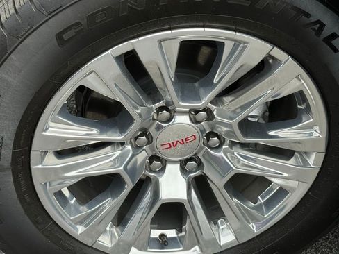 Used 2026 GMC Yukon Denali AWD/4WD image 4