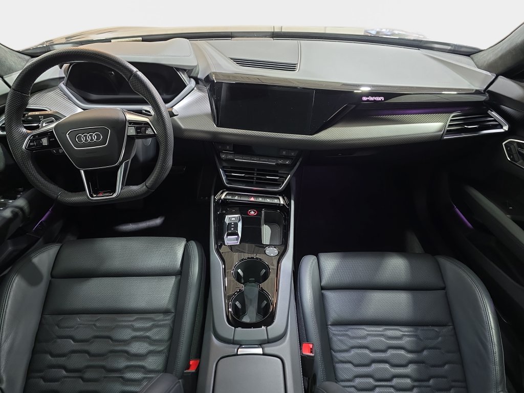Used 2024 Audi RS e-tron GT w/ Carbon Performance Package AWD/4WD image 10