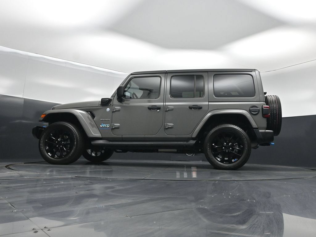 Used 2023 Jeep Wrangler Unlimited Sahara w/ Cold Weather Group AWD/4WD image 8