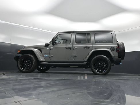 Used 2023 Jeep Wrangler Unlimited Sahara w/ Cold Weather Group AWD/4WD image 8