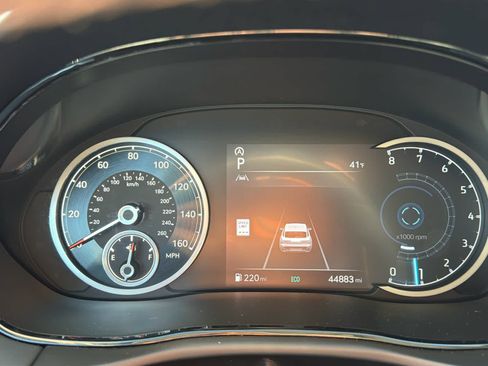 Used 2025 Genesis GV70 2.5T image 8