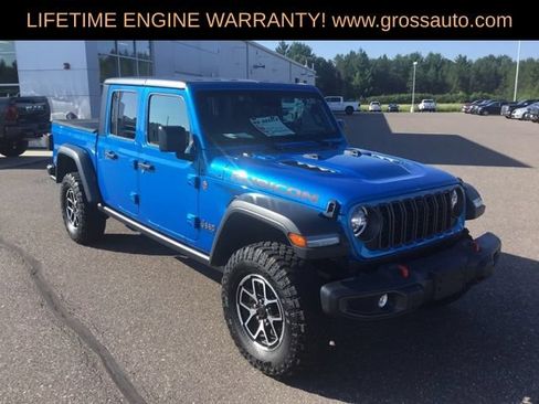 Used 2024 Jeep Gladiator Rubicon w/ Technology Group AWD/4WD image 2