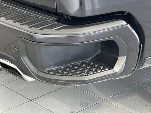 Certified 2022 Chevrolet Silverado 1500 High Country w/ Technology Package image 39